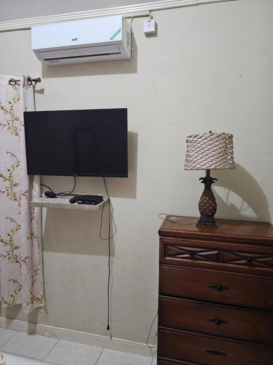 #1 Jacaranda Vacation Home Spanish Town Luaran gambar